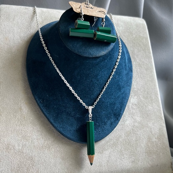 HOST PICK Handmade Green Colored Pencil Necklace and Earring Set - Picture 5 of 7